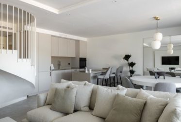 Très joli penthouse en duplex à Nueva Andalucia