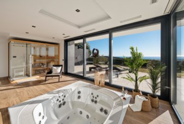 SUBLIME VILLA DE STYLE CONTEMPORAIRE AVEC 5 CHAMBRES DANS LA RESERVE DE SOTOGRANDE