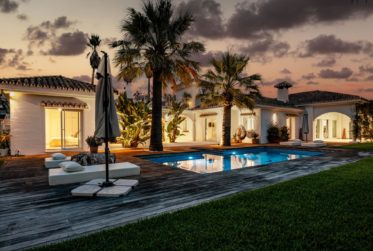 CHARMANTE VILLA 5 CHAMBRES MARBELLA EST - CARIB PLAYA