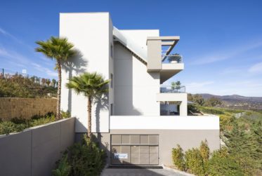 APPARTEMENT AVEC JARDIN ET VUE IMPRENABLE SUR LA MER !