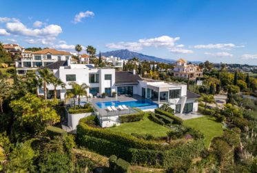 MAGNIFIQUE VILLA CONTEMPORAINE AVEC VUES PANORAMIQUES, BENAHAVIS