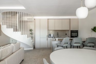 Très joli penthouse en duplex à Nueva Andalucia