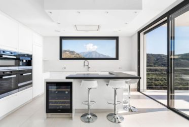 SUBLIME VILLA CONTEMPORAINE, BENAHAVIS