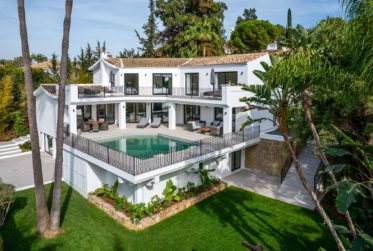 SUBLIME VILLA A EL PARAISO, ESTEPONA
