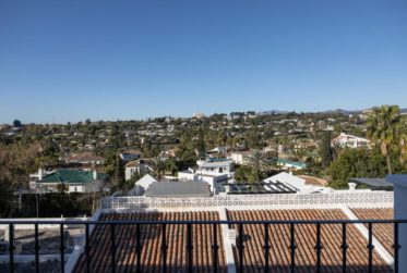 Très joli penthouse en duplex à Nueva Andalucia