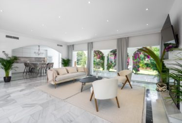 CHARMANTE VILLA 5 CHAMBRES MARBELLA EST - CARIB PLAYA