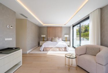 SUBLIME VILLA A EL PARAISO, ESTEPONA
