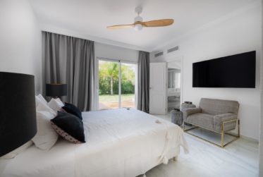 CHARMANTE VILLA 5 CHAMBRES MARBELLA EST - CARIB PLAYA