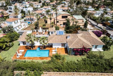 CHARMANTE VILLA 5 CHAMBRES MARBELLA EST - CARIB PLAYA