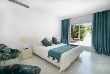 CHARMANTE VILLA 5 CHAMBRES MARBELLA EST - CARIB PLAYA