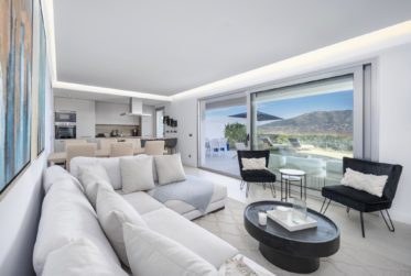 APPARTEMENT AVEC JARDIN ET VUE IMPRENABLE SUR LA MER !