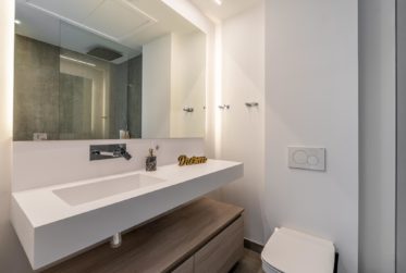 SUPERBE TOWNHOUSE SUR 4 NIVEAUX A ESTEPONA