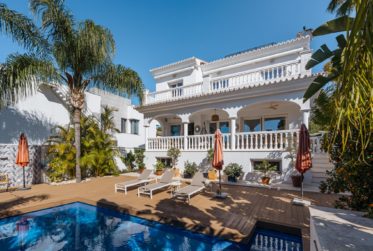 CHARMANTE VILLA MÉDITERRANÉENNE, NAGUELES