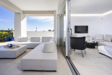 APPARTEMENT AVEC JARDIN ET VUE IMPRENABLE SUR LA MER !