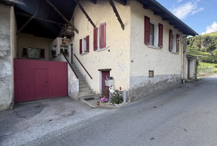 Maison et grange à rénover avec énorme potentiel