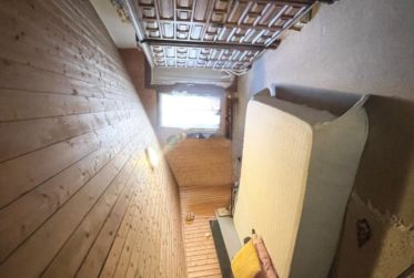 Maison et grange à rénover avec énorme potentiel